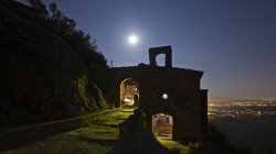 Kapelle von Sant Salvador. Foto: Jaume Morera Barreda. Ausstellung „La nit del nostre entorn“ (Die Nacht unserer Umwelt)